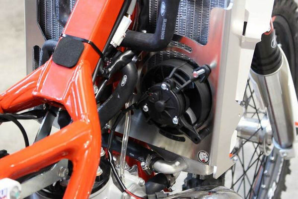 Guardia del radiador de aluminio AXP - beta RR250/300 AX1506