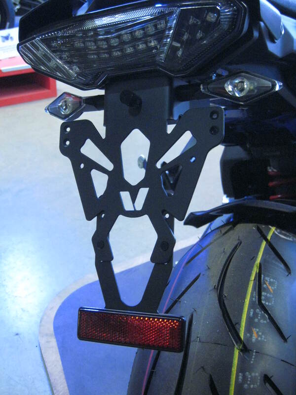 V Piezas de matrícula titular de placa Black Yamaha MT-09/MT-10 C8-PY020