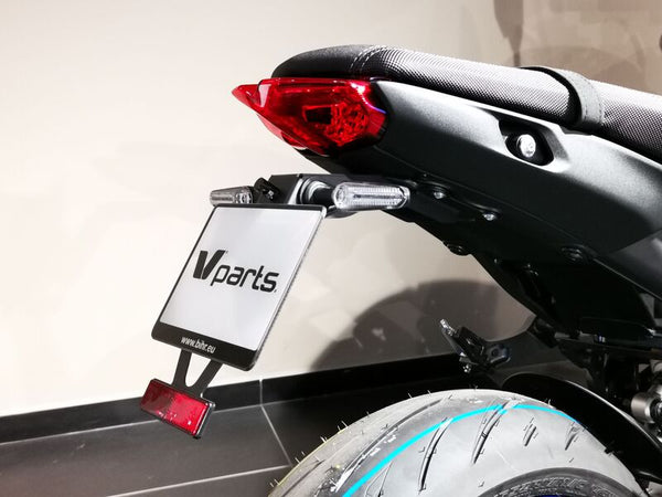 V Piezas Titular de la matrícula C8-PY037