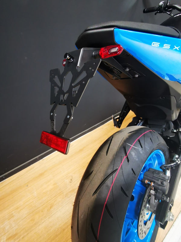 V Piezas de titular de la matrícula C8-PS008