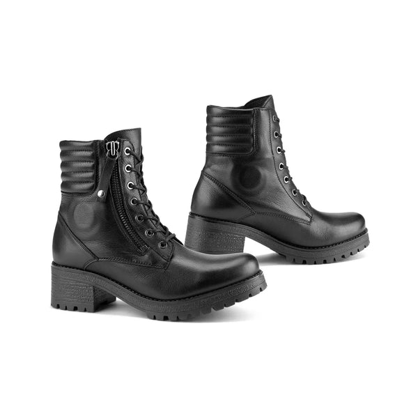 Falco Dam Mc-Skor Misty Svart med robust design, dragkedja och snörning. Perfekt för motorcyklister som söker stil och säkerhet.