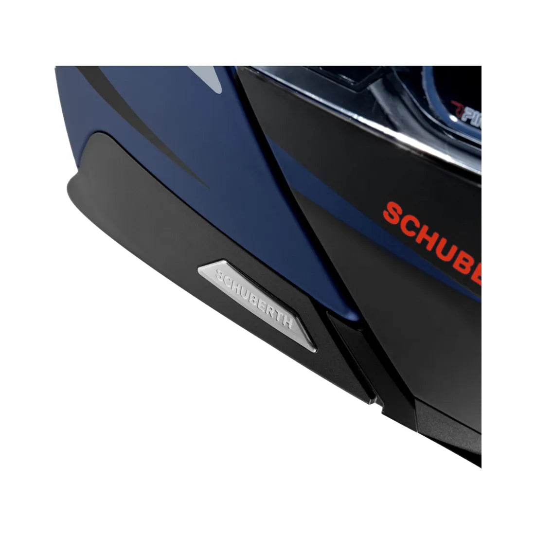 Närbild av Schuberth C5 Eclipse mc-hjälm med Schuberth-logotyp och robust konstruktion. Högkvalitativt material för säkerhet.